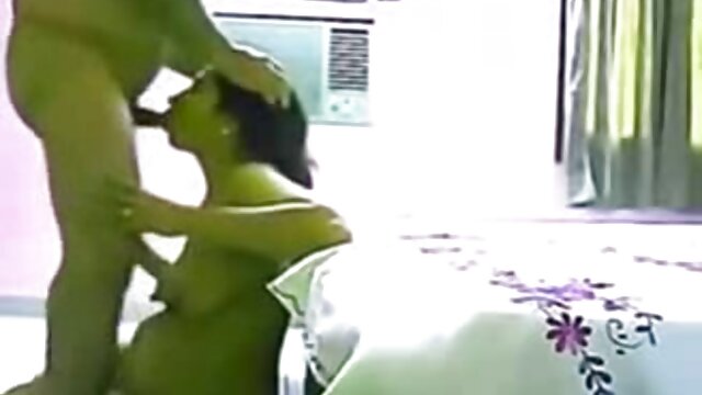 XXX sem registo  Dois idiotas pontapearam o homem com os membros. vídeo porn hd