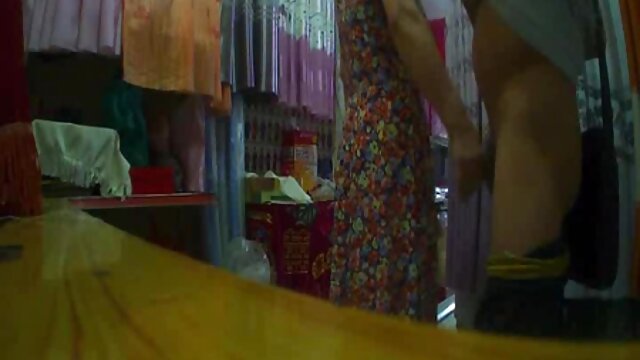XXX sem registo  A Angelika e vídeo pornô caseiro em hd os amigos dela comeram pila de livre vontade.