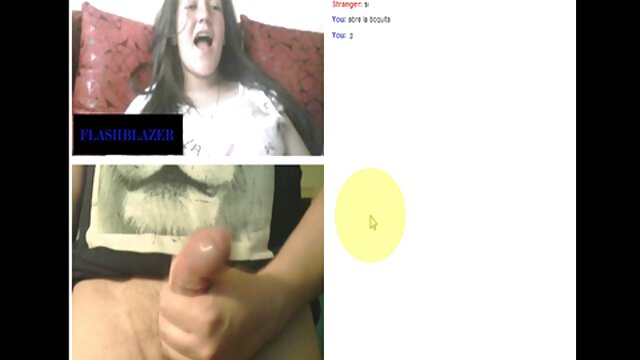 XXX sem registo  O branco vídeo hd pornô encaracolado e perverso parece uma mulher negra encantadora nas suas férias.
