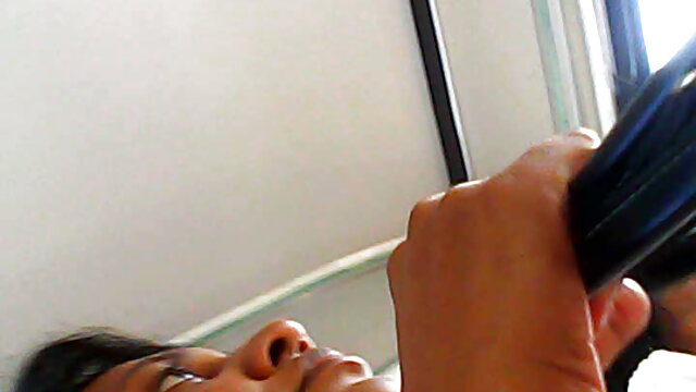 Pornografia sensual sem registo.  Casal Amador videos eroticos em hd Chinês a assistir Pequim