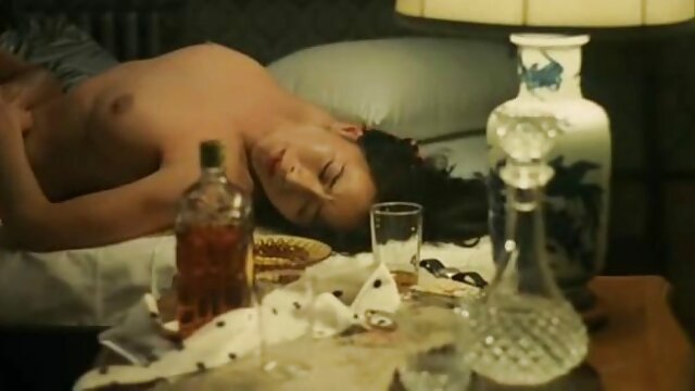 XXX sem registo  A Masha no Duche, lava-se e o melhor do porno brasileiro em hd masturba-se.