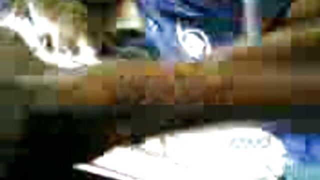 XXX sem registo  Comecei a massajar-lhe o rabo com porno hd os melhores os dedos.