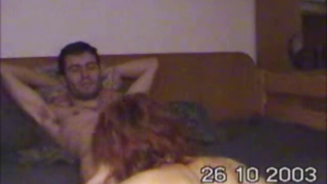 XXX sem registo  Galinhas russas renderam-se a um amigo pornor em hd junto à piscina.
