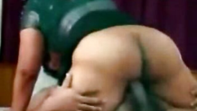 XXX sem registo  O chefe do Departamento de pessoal tem se vídeos pornô em hd grátis med com uma secretária na mesa