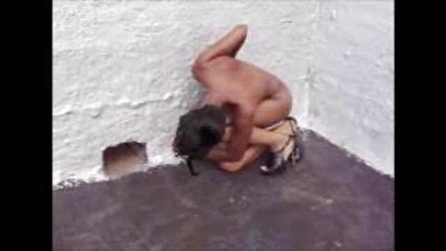 XXX sem registo  Servir uma rapariga loira polaca com um rabo video pono em hd gordo e suculento a amamentar