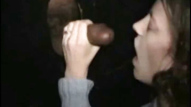 XXX sem registo  O casal da família espanhola está em frente videos brasileiras hd à televisão.
